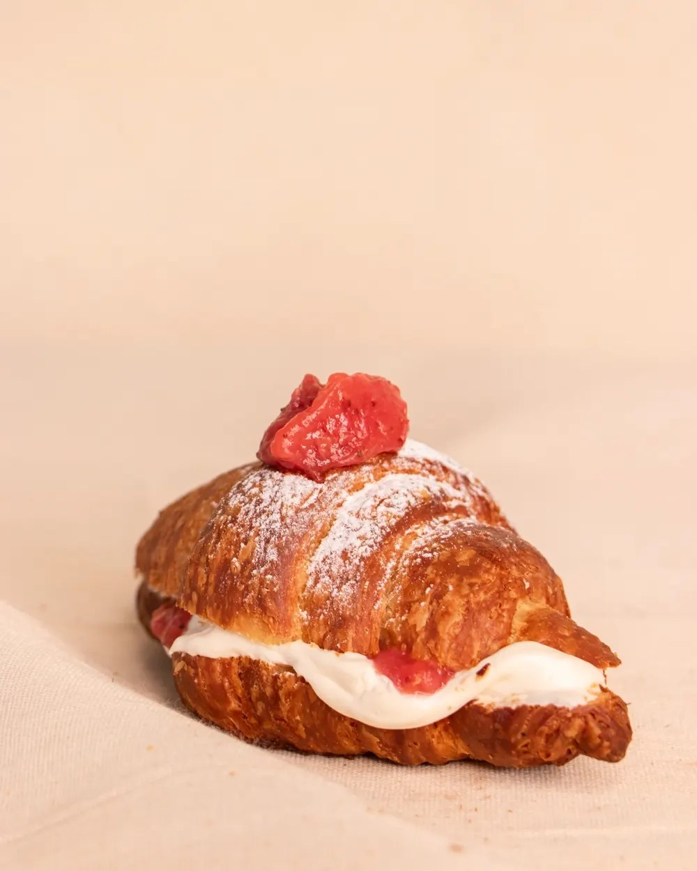 Croissant fresa y crema